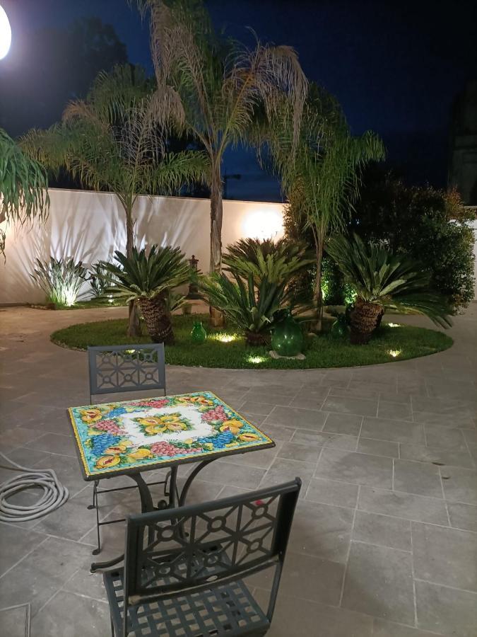 مبيت وإفطار ليتشي Il Giardino Della Scuncerta المظهر الخارجي الصورة